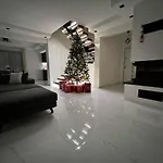 Willa Luxury 4-bed With Private Pool And Jacuzzi