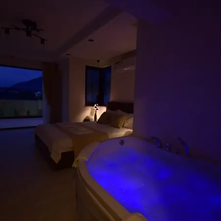 Luxury 4-bed With Private Pool And Jacuzzi Ovacık