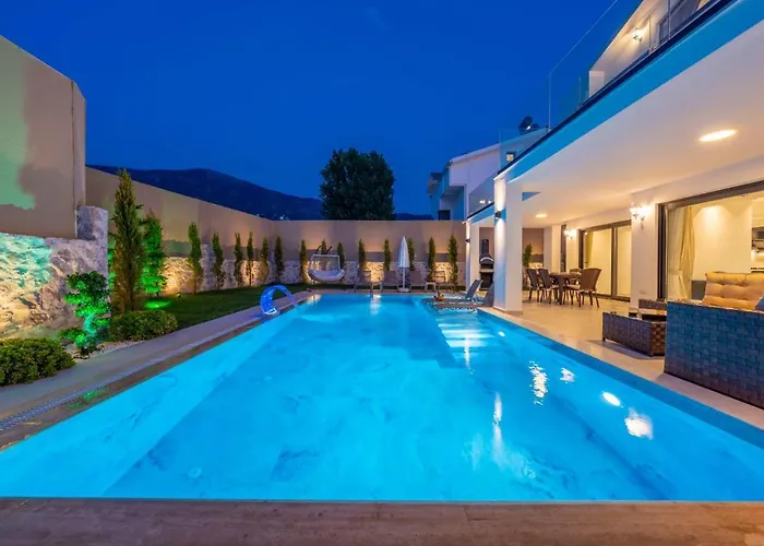 Luxury 4-bed With Private Pool And Jacuzzi Ovacık