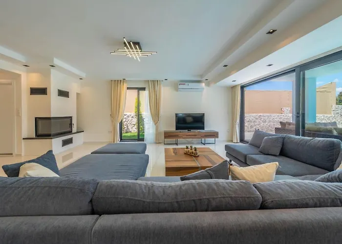 Luxury 4-bed With Private Pool And Jacuzzi Vila *