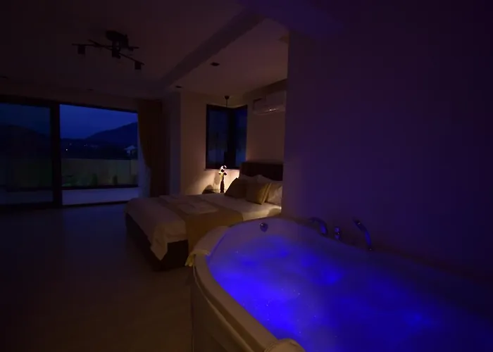 Luxury 4-bed With Private Pool And Jacuzzi Ovacık