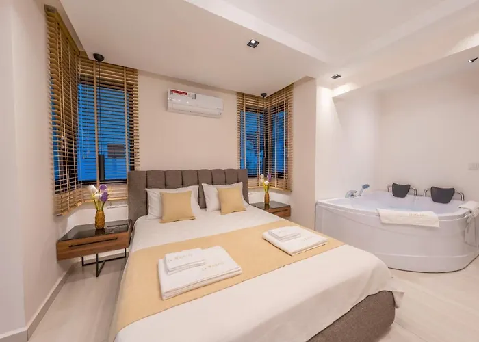 Villa Luxury 4-bed With Private Pool And Jacuzzi