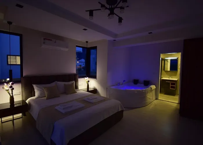 Vila Luxury 4-bed With Private Pool And Jacuzzi