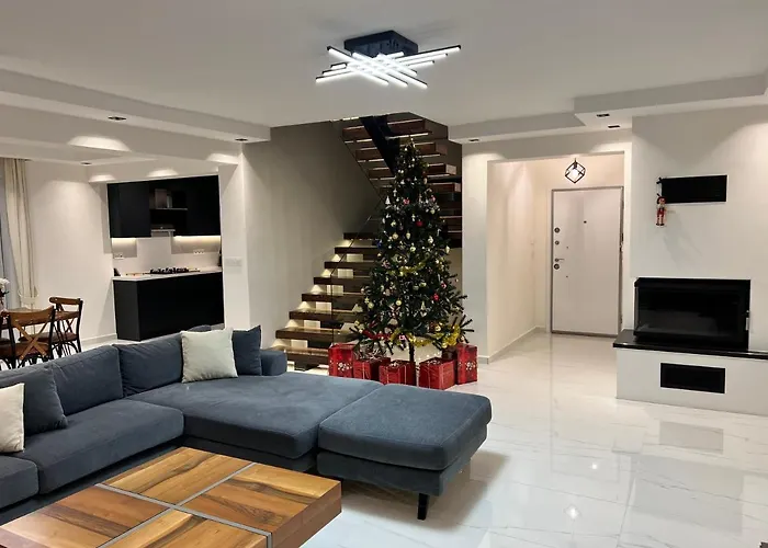 Luxury 4-bed With Private Pool And Jacuzzi Villa