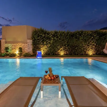 Villa Luxury 4-bed With Private Pool And Jacuzzi *